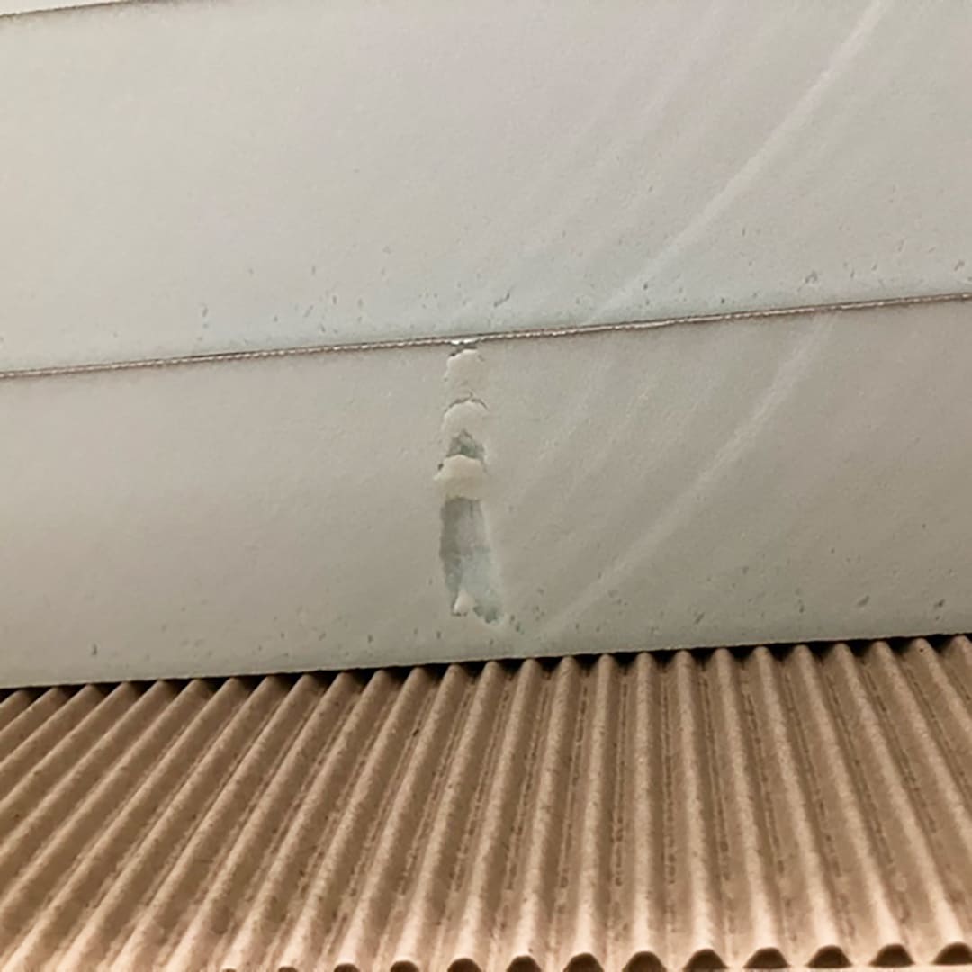 性能上良品ですが傷があります。