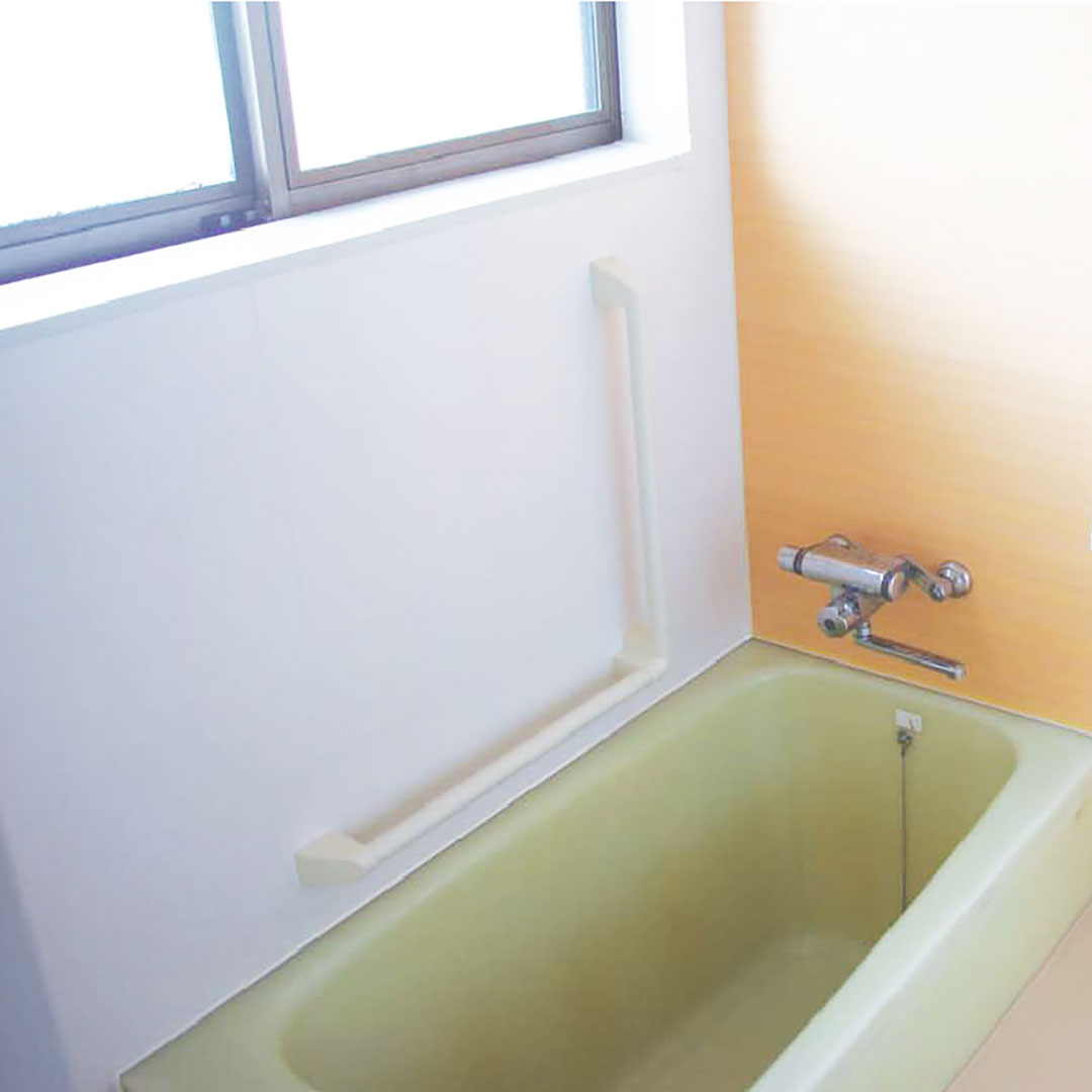 浴室用補助手すり L型 600 ホワイト YL6W 滑り止めグリップ付き 手摺 浴室 トイレ 洗面所 水廻り フクビ