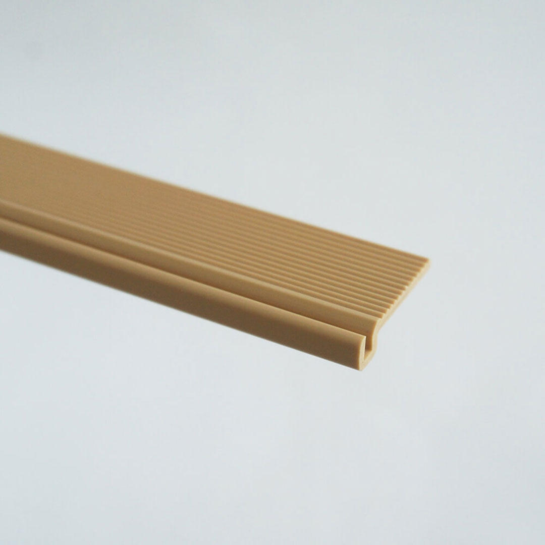 チリカバー15 ウッドベージュ TRC2WBG【ケース販売】50本入 引戸枠カバー・居室窓枠カバー専用部材 リフォームカバー工法 フクビ化学工業