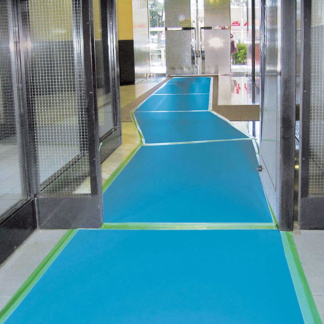 搬入搬出作業時に