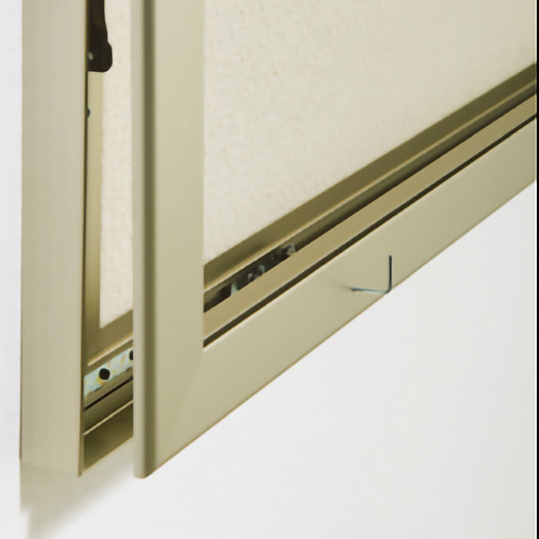 【受注生産】ナスタ 掲示板 画鋲ボード 屋内用 カバー付 A0サイズ 1276×928 埋込設置可 KS-TS-HB8912LB