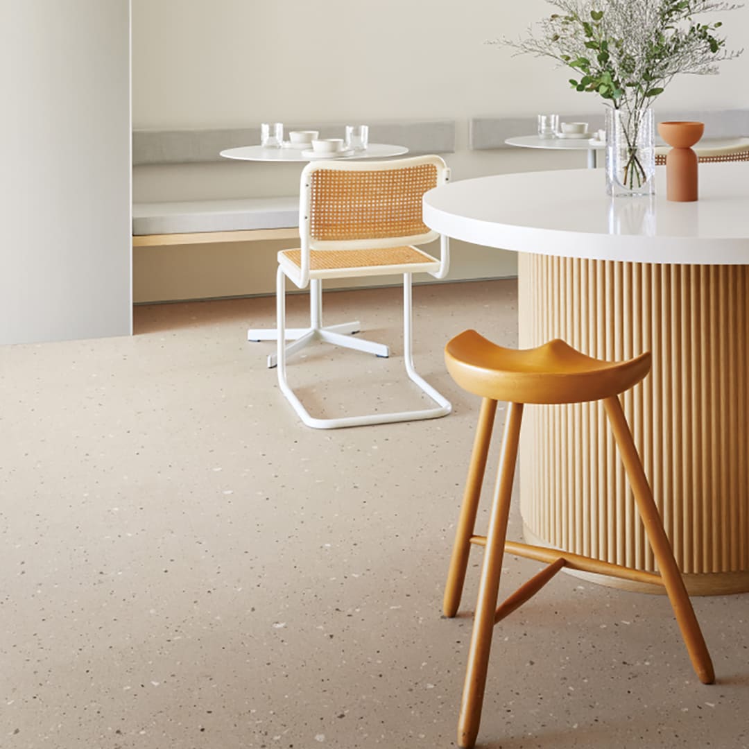 IS2017 フロアタイル（FLOOR TILE）ストーン＆アクセント シックテラゾー 457.2×457.2×2.5（mm） サンゲツ
